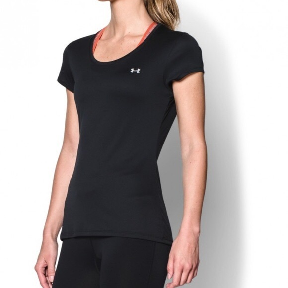 Workout Essential Women’s Under Armour Flyweight Running Top, Medium NWT - Picture 3 of 9